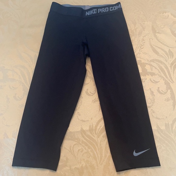 Nike 👖 Pro Combat compression capris XS - Picture 2 of 4